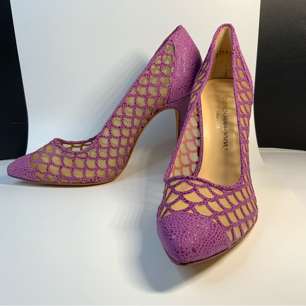 Women’s  Carmen Marc Volvo lavender mermaid pattern heels size 6.5